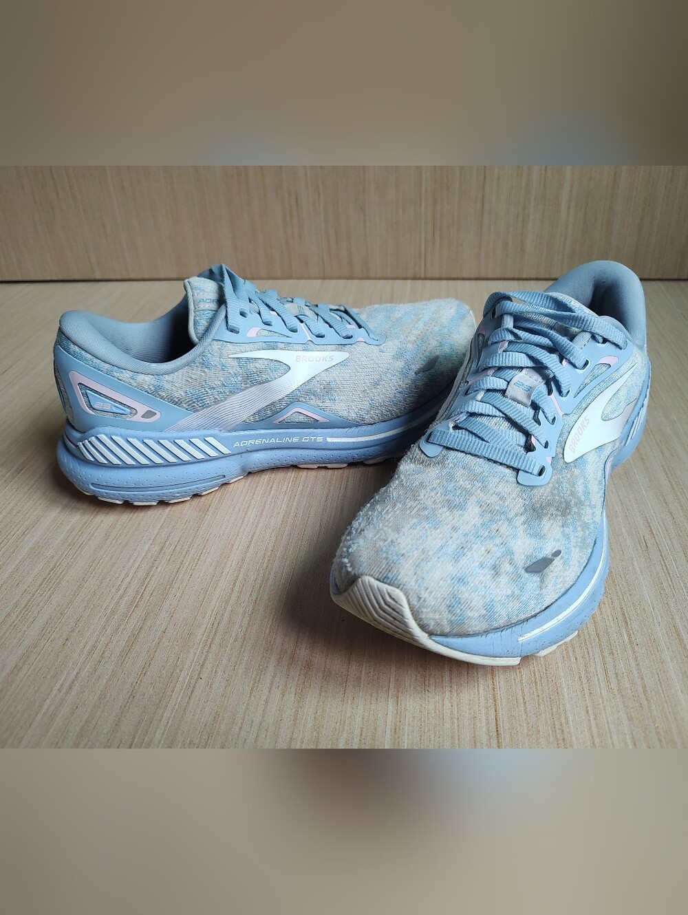 Brooks Women's Adrenaline GTS 23 Running Shoes Blue Pink Lace Up Sneakers Size 8